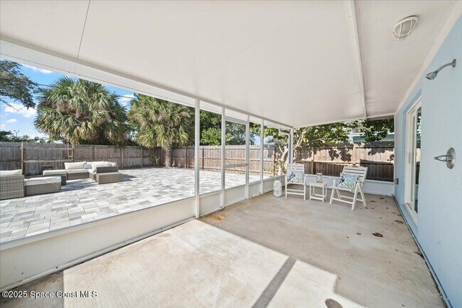 Building Photo - 711 Unity Dr