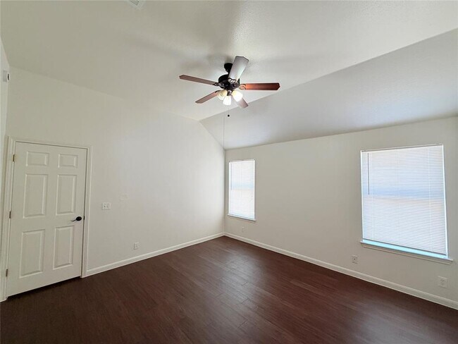 Building Photo - 124 Estate Cove