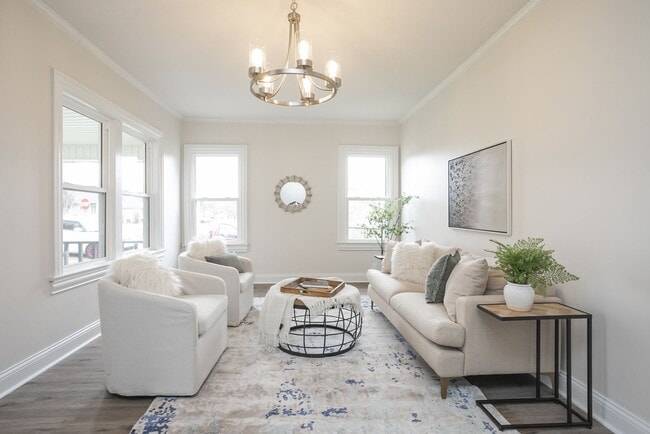 Building Photo - 301 Lutie St