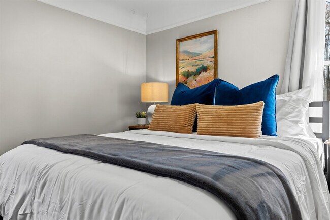 Building Photo - 8254 Mary Ann Ave