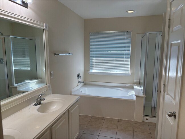 Building Photo - 25306 Calderstone Ct