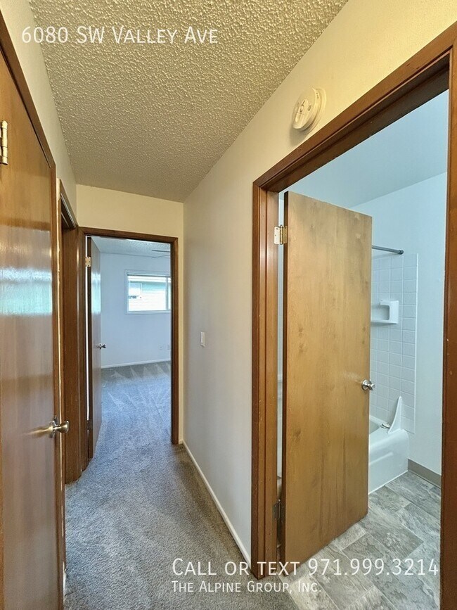 Building Photo - 6080 SW Valley Ave