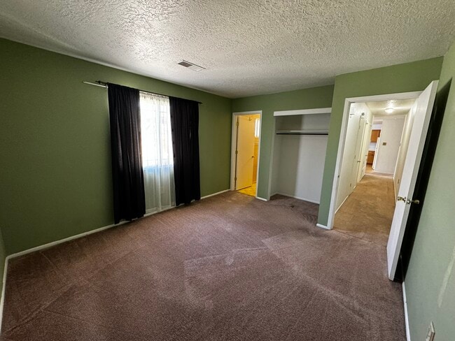 Building Photo - 315 San Andres Ave NW
