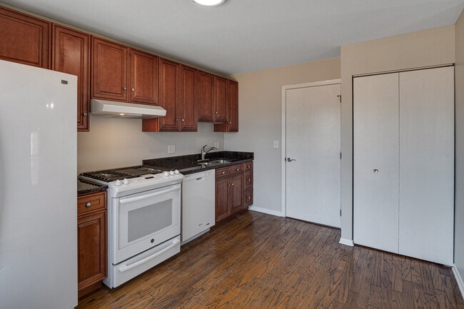 Building Photo - 972 Mallard Cir
