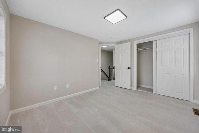 Building Photo - 431 Logan Ave