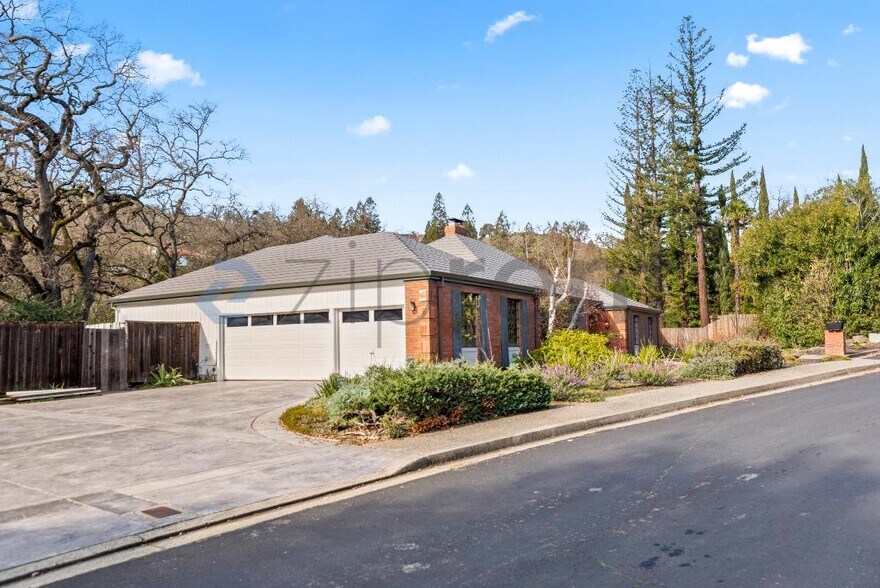 Building Photo - 138 Virginia Ct