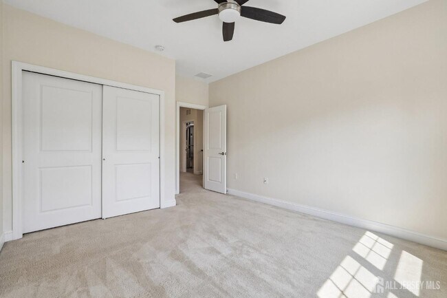 Building Photo - 166 Savoth Ln