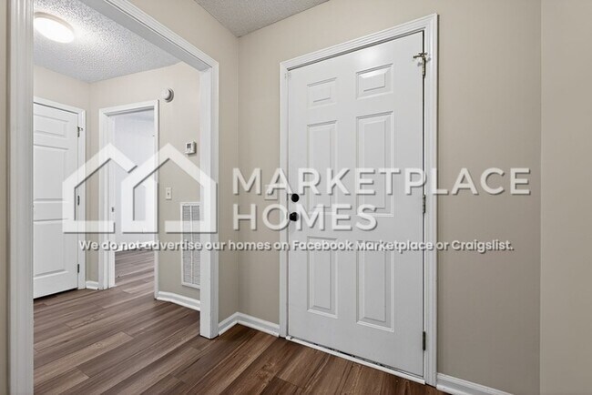 Building Photo - 1700 Crabtree Cir