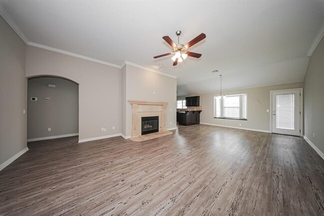 Building Photo - 9423 Peachtree Ln