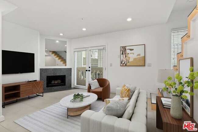 Primary Photo - 3854 Beethoven St