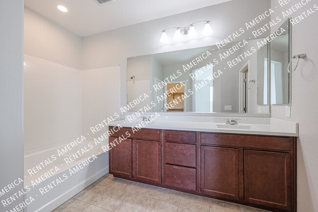 Building Photo - 41587 W Anne Ln