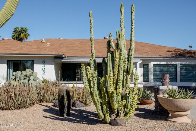 Building Photo - 6302 E Winchcomb Dr