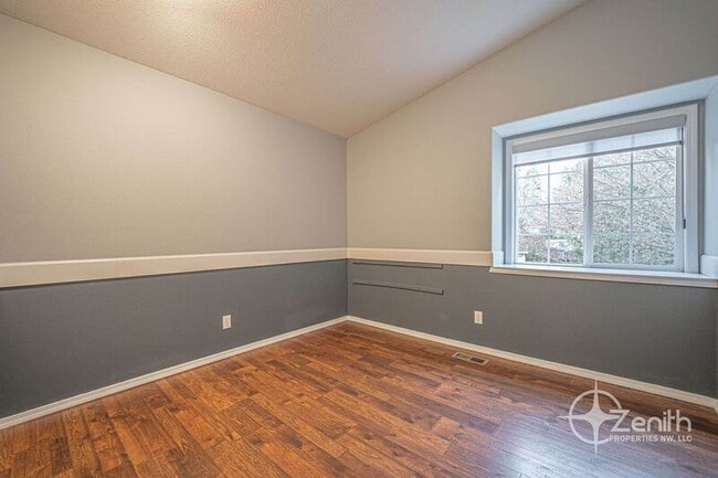 Building Photo - 4314 NE 126th St