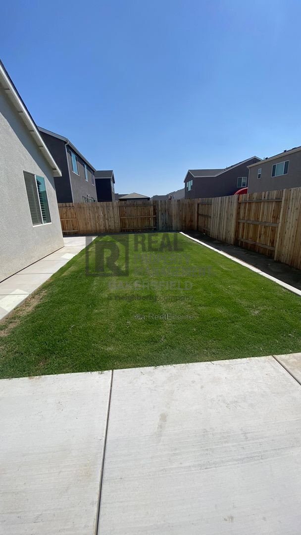 Building Photo - 6617 Shaver Dr
