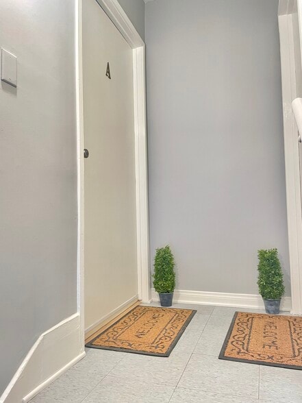 Building Photo - 1534 N Ave 47