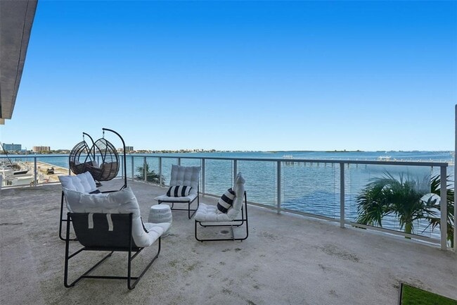 Building Photo - 920 N Osceola Ave