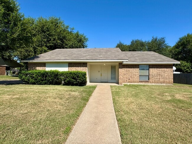 Primary Photo - Single Family Home *LEASING SPECIAL AVAILABLE*