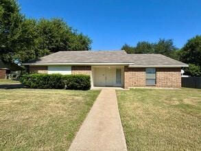 Building Photo - Single Family Home