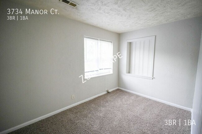 Building Photo - 3734 Manor Ct