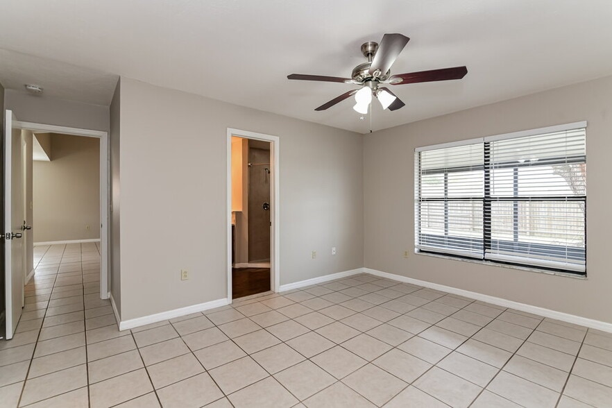 Building Photo - 116 Whitehall Way