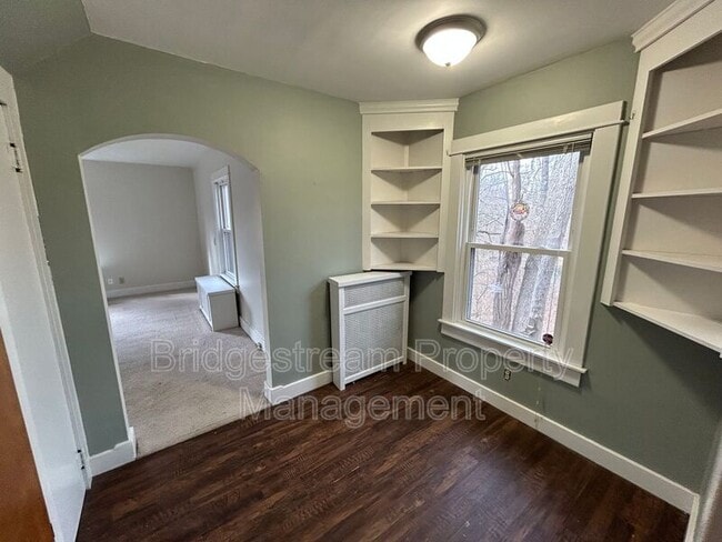 Building Photo - 7155 Meeker Rd