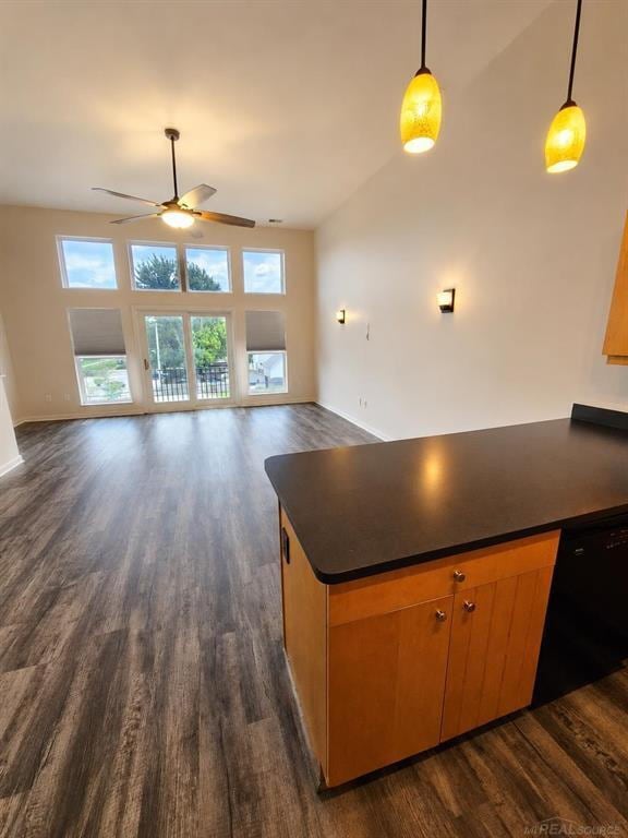 Building Photo - Downtown Mount Clemens Loft 2 Bedroom, 1 Bath Top Floor, Garage. Soaring 20-Foot Ceilings, Dramat...