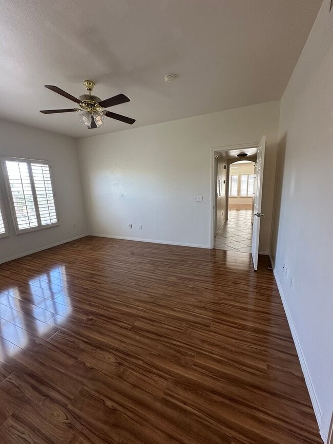 Building Photo - MUST SEE 2 BEDROOM CONDO IN SUMMERLIN!