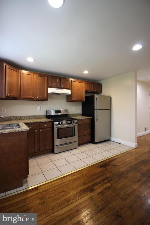 Building Photo - 1008 Parksley Ave