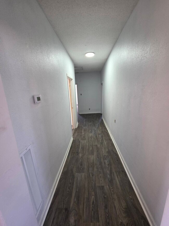 Building Photo - 2900 Center St