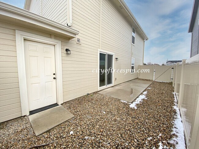 Building Photo - Beautiful Home in Quiet Neighborhood