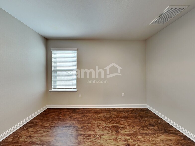 Building Photo - 6101 Gerard Dr