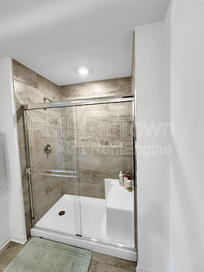 Building Photo - 765 Kentshire Cir