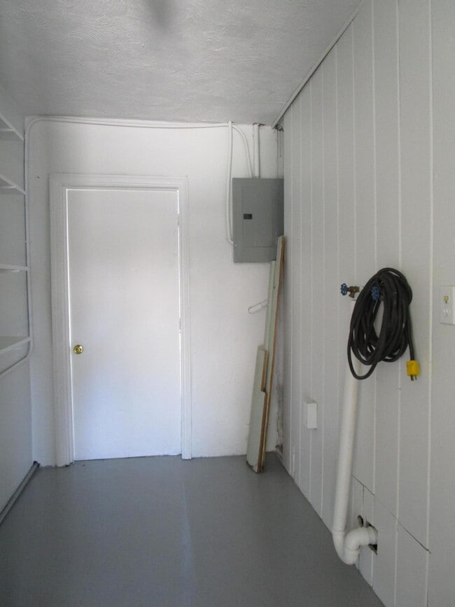 Building Photo - 434 Lenore Ave