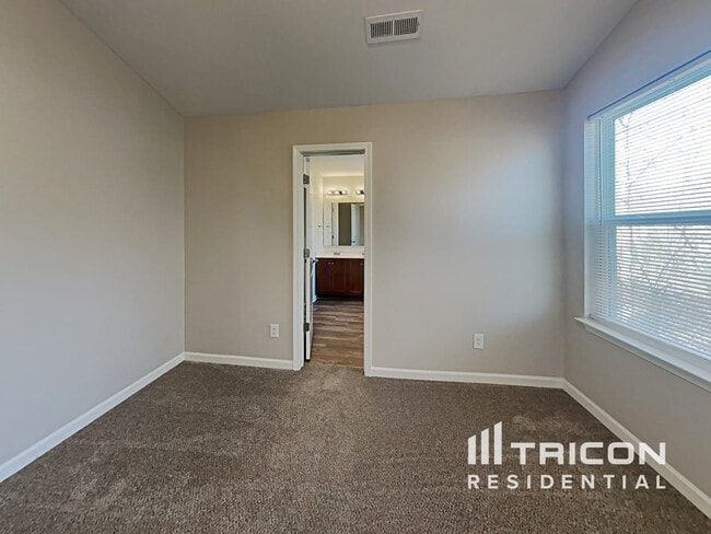 Building Photo - 6415 Pennacook Dr