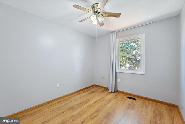 Building Photo - 7448 Pohick Rd