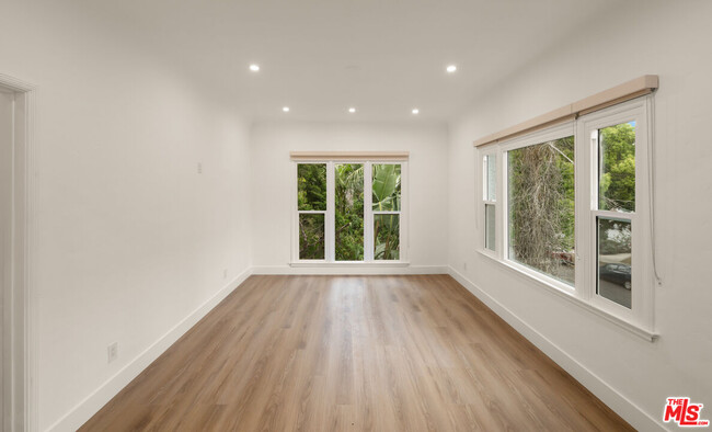 Building Photo - 5727 Carlton Way