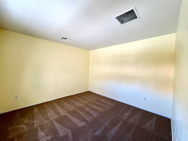 Building Photo - Nice 3 Bedroom Home in Sierra Morado