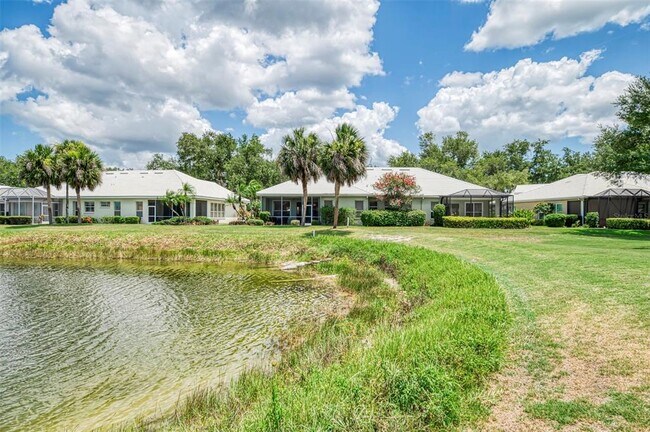 Building Photo - 549 Fallbrook Dr