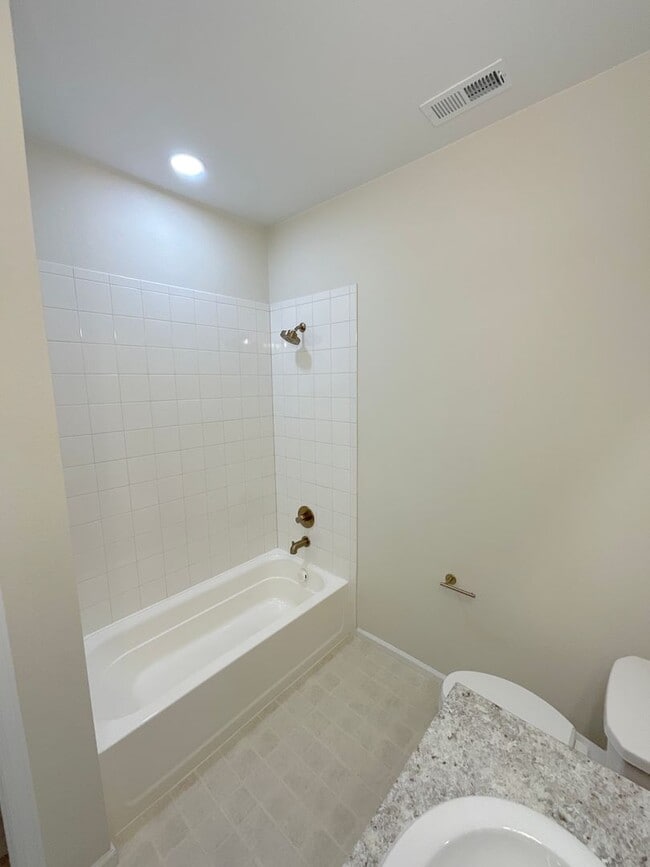 Building Photo - 3 Bedroom Home Available Near N Powers Blvd & Dublin Blvd!