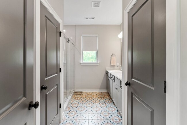 Building Photo - Spotless rental home in the highly sought-after McDaniels neighborhood in College Grove