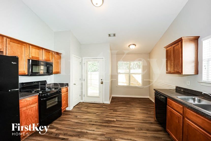 Building Photo - 207 Fairgrove Ln