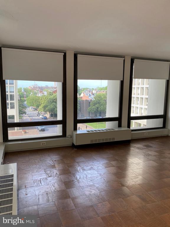 Building Photo - 200 Locust St