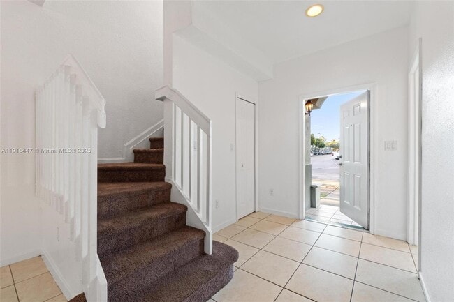 Building Photo - 1406 SE 26th Ct