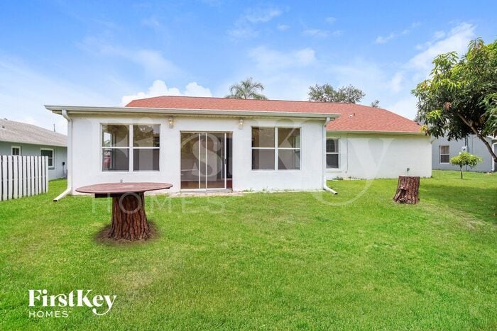 Building Photo - 374 Stendal Rd NW