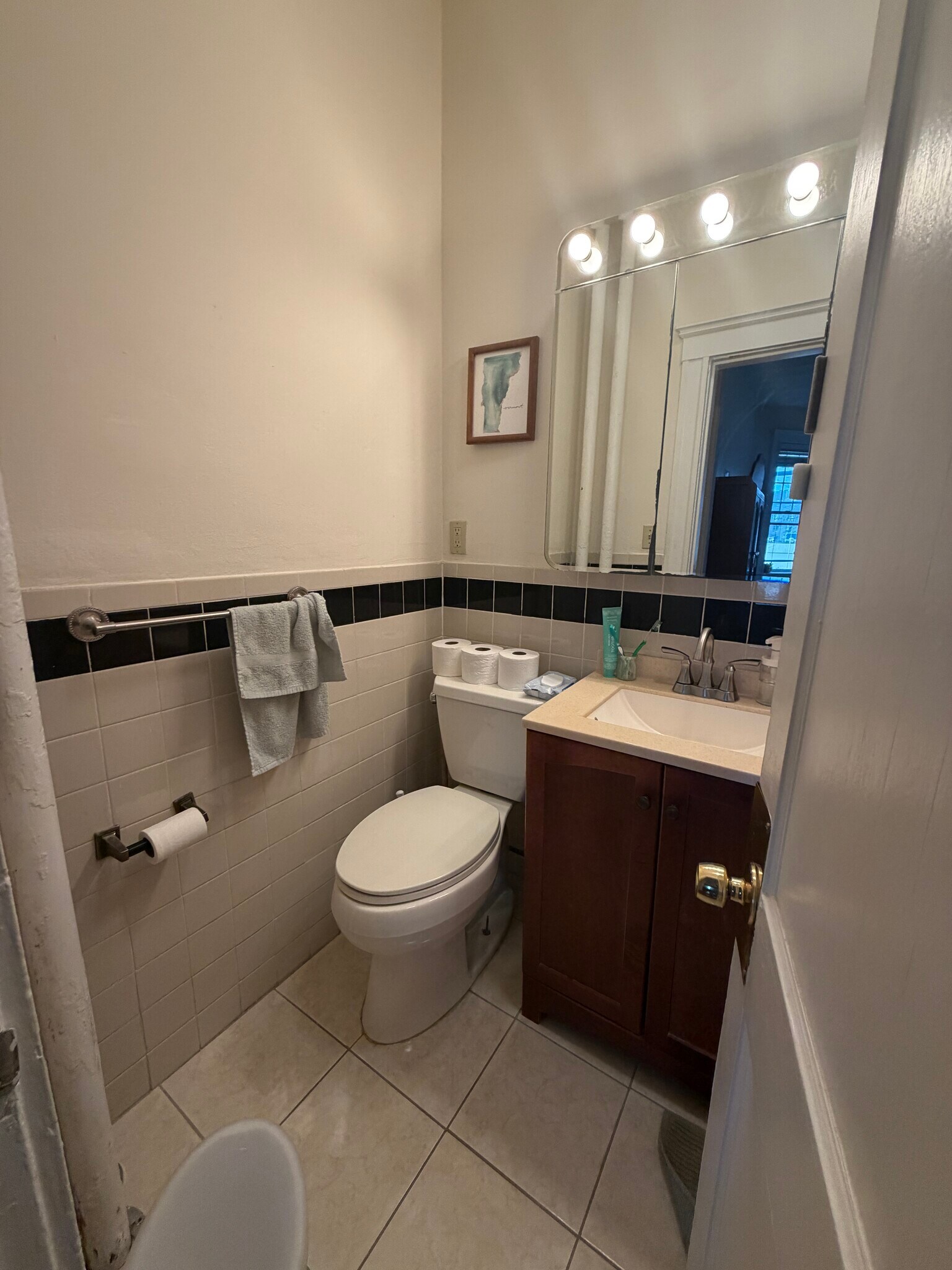 Building Photo - 313 Allston St