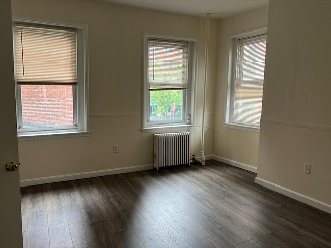 Building Photo - 211 Harrison Ave