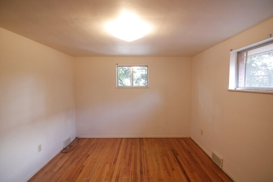 Building Photo - 421 Franklin Ave