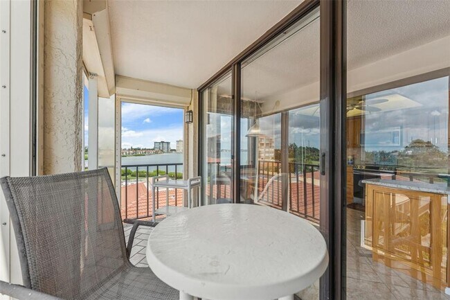 Building Photo - 6158 Palma Del Mar Blvd S