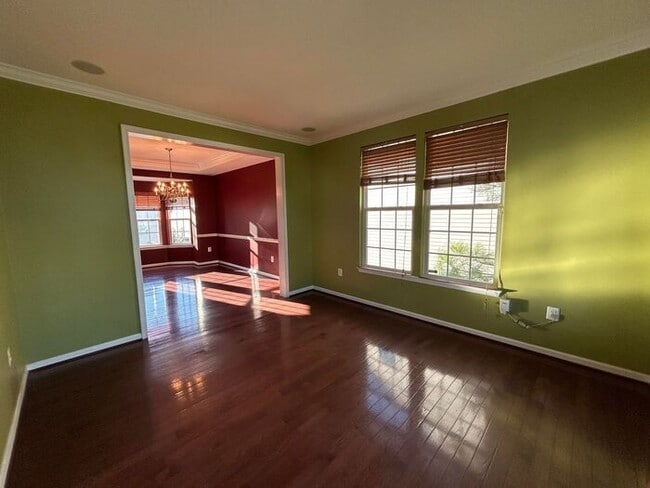 Building Photo - 9541 Evergreen Circle