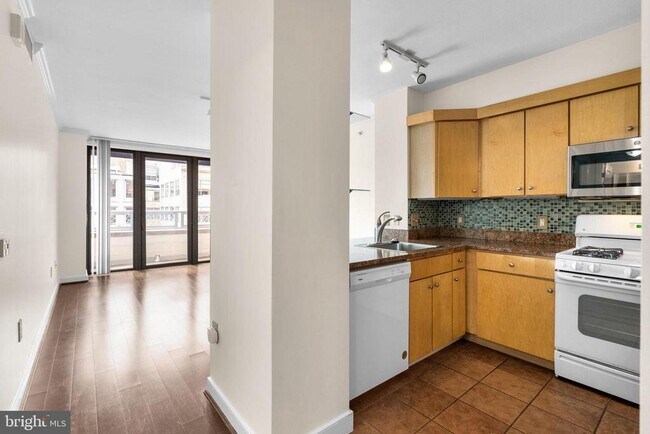 Building Photo - 631 D St NW